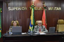 Vice-presidente do STM ministra aula inaugural de curso de Direito