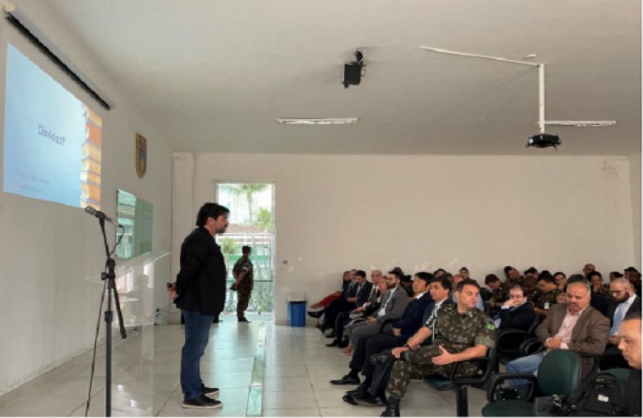 Juiz federal profere palestra em jornada jurídica de Batalhão do Exército