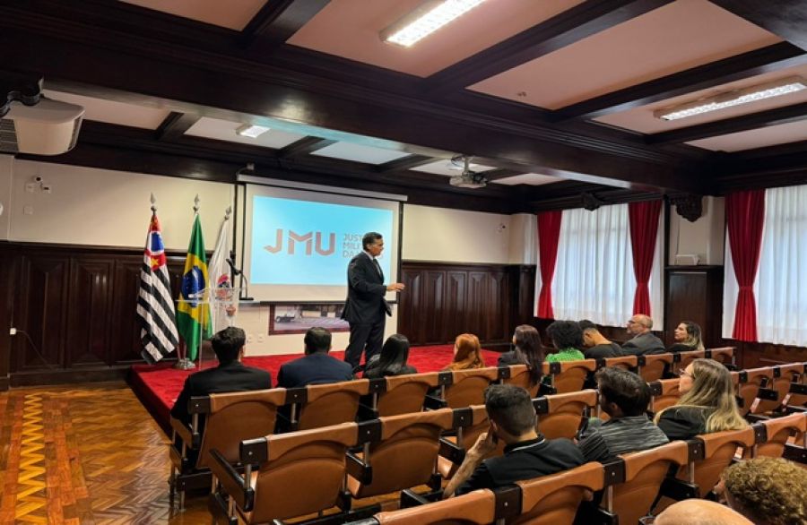 1ª Auditoria de São Paulo recebe visita de estudantes de Direito