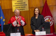 Ministra do STM é homenageada na Universidade Complutense de Madrid, na Espanha