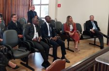 Auditoria de Curitiba (PR) recebe comitiva da Justiça Militar de Angola