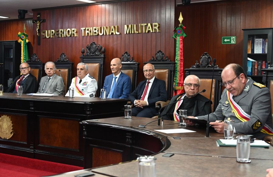 Autoridades prestigiam ratificação da posse do general Guido Amin Naves no STM