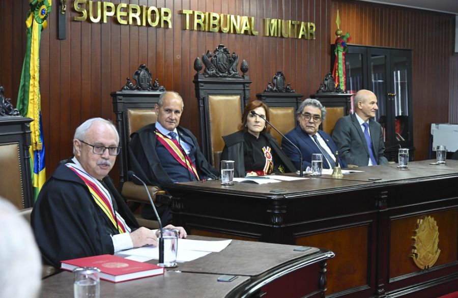 Sessão solene faz homenagem ao ministro José Coêlho Ferreira, que se aposenta após 24 anos de atuação na Corte