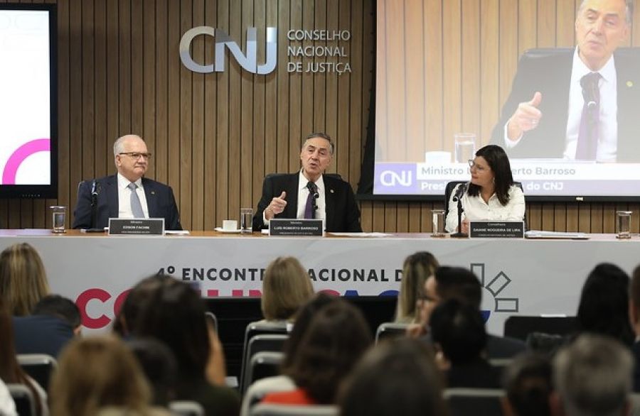 Encontro de Comunicação do Judiciário: “É preciso fazer com que mentir volte a ser errado”, diz Barroso