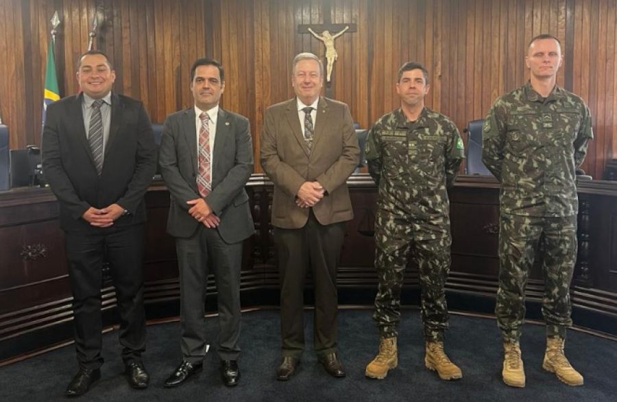 Comandante do 20º Batalhão de Infantaria Blindado (BIB), Visita Auditoria da 5ª CJM em Demonstração de Cooperação