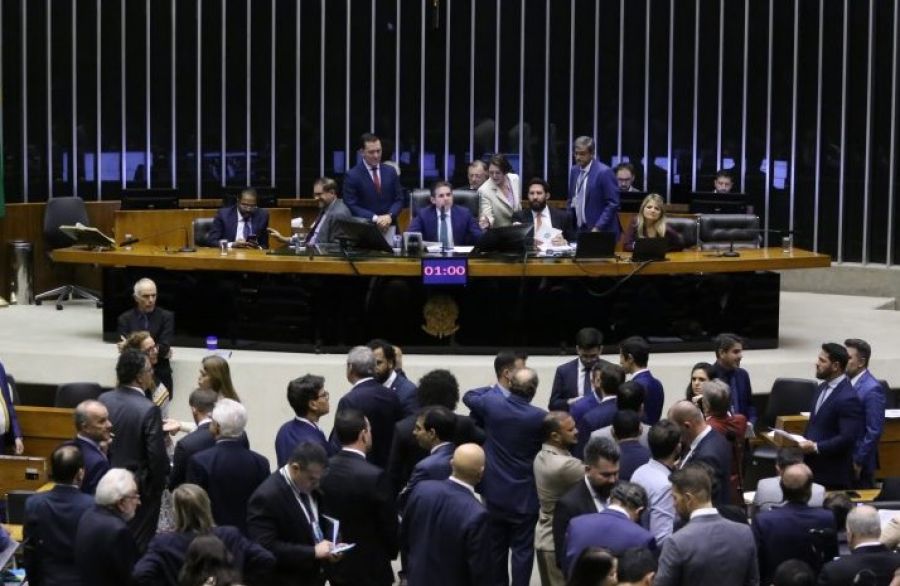 Câmara aprova projeto que inclui crime de assédio sexual no Código Penal Militar