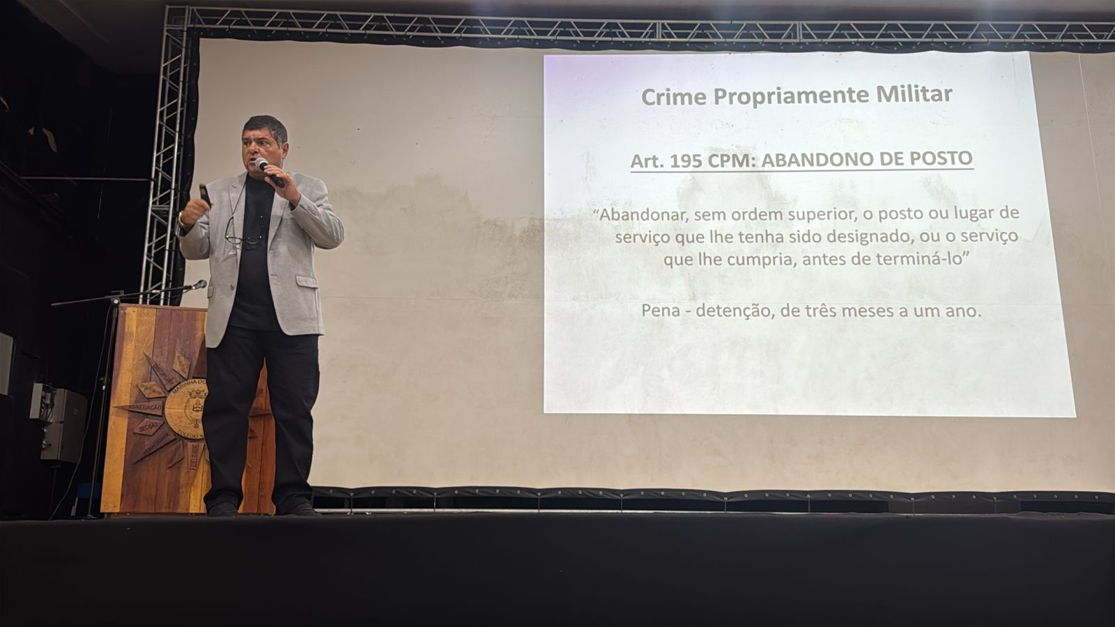 Justiça Militar reforça ações de prevenção criminal durante visita ao Colégio Naval