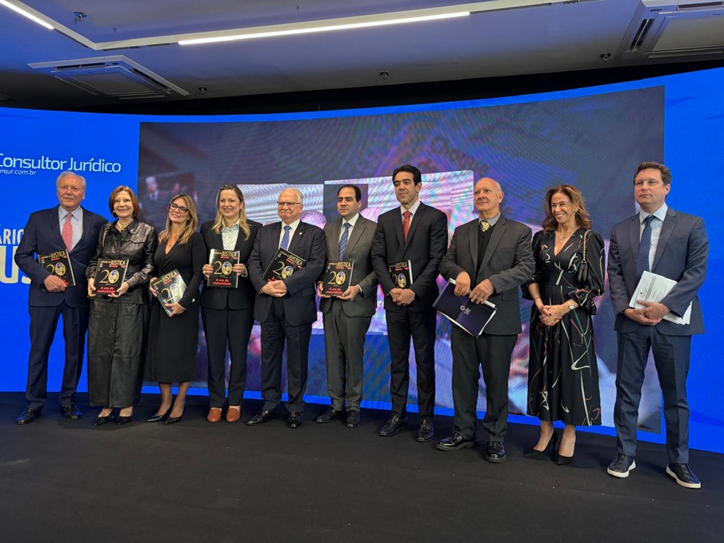 Presidente do STM participa do lançamento dos 20 anos do Anuário da Justiça Brasil no STF